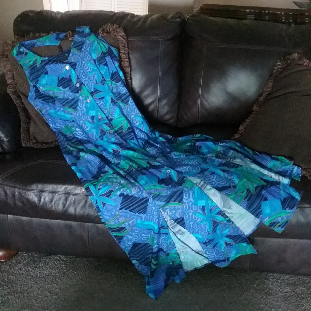 Beautiful jewel toned dress👗*